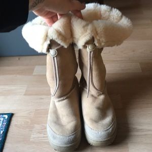 UGG tan tall boot size 8 barely worn